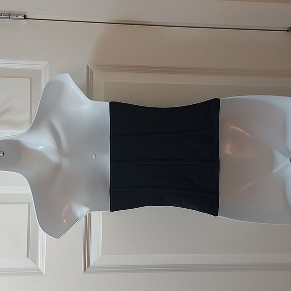 leonisa corset - Picture 2 of 6